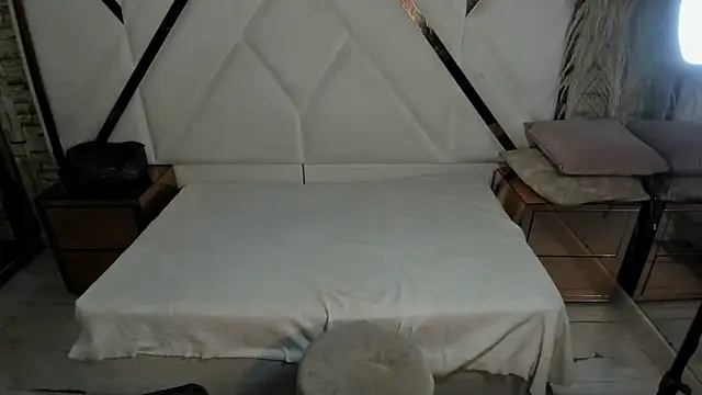 Snapshot of Shara_Oz chatting on 02.14.26 Shara Oz online show from 02.14.26