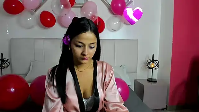 Snapshot of Minibombom chatting on 02.11.26 Minibombom online show from 02.11.26