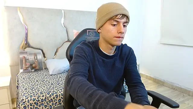 EVAN TAY online show from 04.09.26