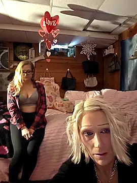 Snapshot of BeautifulFire23 chatting on 02.19.26 BeautifulFire23 online show from 02.19.26