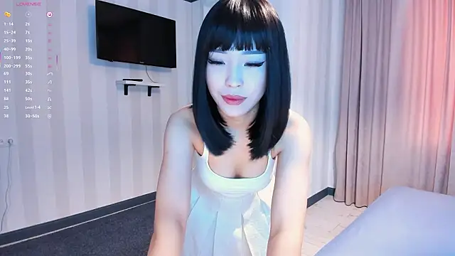 Snapshot of laumalove chatting on 02.06.26 laumalove online show from 02.06.26