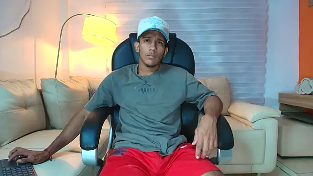 ricky spensar23cm  online show from 04.15.26