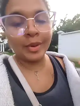 Snapshot of Adina_Skaly chatting on 03.17.26 Adina Skaly online show from 03.17.26