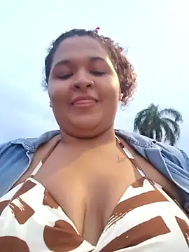 Snapshot of Adina_Skaly chatting on 05.11.26 Adina Skaly online show from 05.11.26