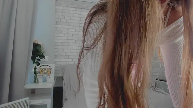 Snapshot of calystria chatting on 02.15.26 calystria online show from 02.15.26