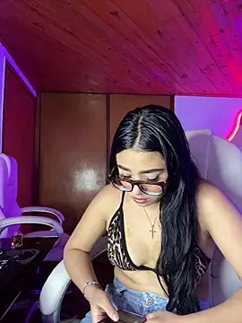 Snapshot of Violetta_pinkk1 chatting on 02.27.26 Violetta pinkk1 online show from 02.27.26