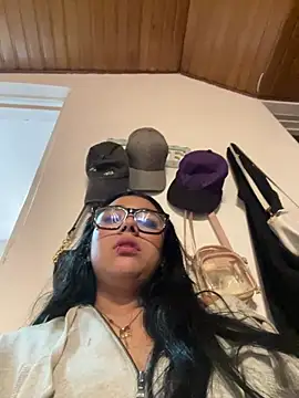 Snapshot of Violetta_pinkk1 chatting on 02.28.26 Violetta pinkk1 online show from 02.28.26