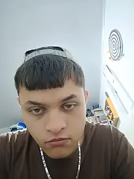 Snapshot of Andres_medi32 chatting on 02.12.26 Andres medi32 online show from 02.12.26