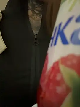 Snapshot of KishaMur chatting on 02.23.26 KishaMur online show from 02.23.26