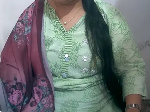 Snapshot of Cute_Aliyaa chatting on 03.02.26 Cute Aliyaa online show from 03.02.26