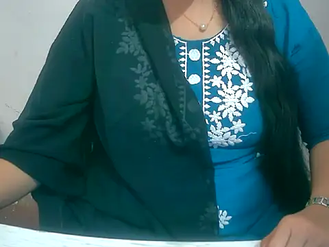 Snapshot of Cute_Aliyaa chatting on 03.04.26 Cute Aliyaa online show from 03.04.26