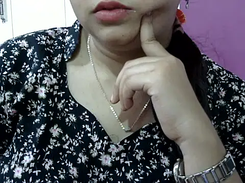 Snapshot of Cute_Aliyaa chatting on 04.25.26 Cute Aliyaa online show from 04.25.26