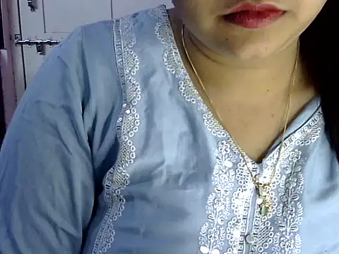 Snapshot of Cute_Aliyaa chatting on 06.04.26 Cute Aliyaa online show from 06.04.26