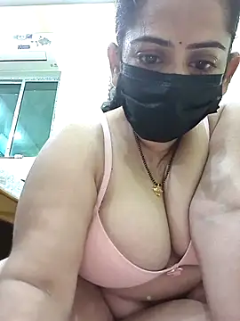 Snapshot of diyam4002 chatting on 03.01.26 diyam4002 online show from 03.01.26