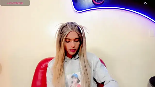 Samantha Ortega  online show from 04.16.26