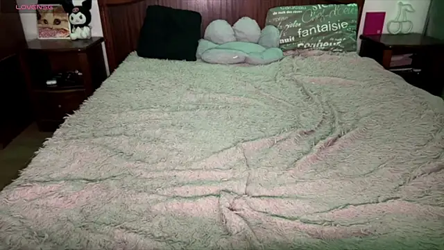 Kiralovessto online show from 04.19.26