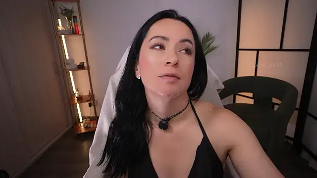 Snapshot of giselle_smith chatting on 03.24.26 giselle smith online show from 03.24.26
