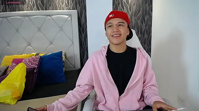 Snapshot of Dominik_Souza chatting on 02.06.26 Dominik Souza online show from 02.06.26