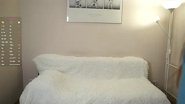 Snapshot of LoraLynn chatting on 02.11.26 LoraLynn online show from 02.11.26