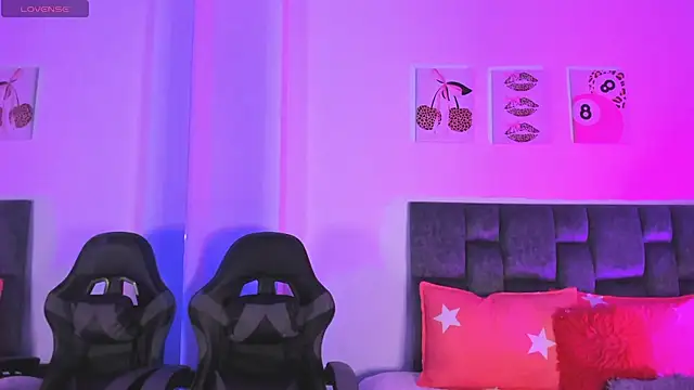 Isabella Moon9 online show from 04.19.26