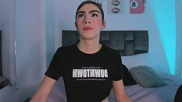 Isabella Moon9 online show from 06.05.26