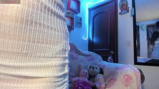 Rebecahart online show from 04.22.26