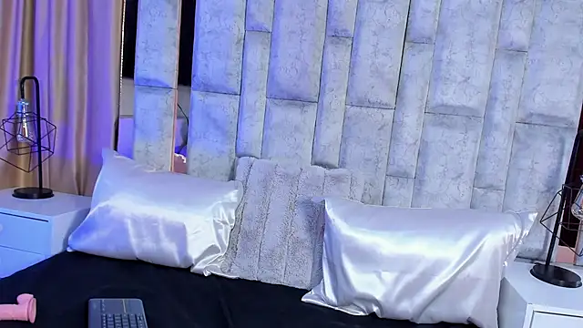 Snapshot of thyara_noa chatting on 02.03.26 thyara noa online show from 02.03.26