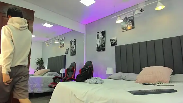 Raphael Nyon online show from 03.01.26