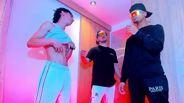 Snapshot of TheBatMansion chatting on 02.03.26 TheBatMansion online show from 02.03.26