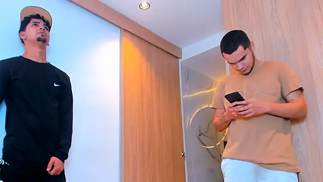 Snapshot of TheBatMansion chatting on 02.13.26 TheBatMansion online show from 02.13.26