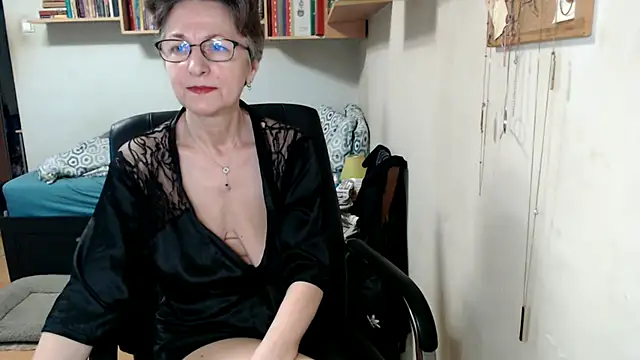 Snapshot of katemodel chatting on 09.09.25 katemodel online show from 09.09.25