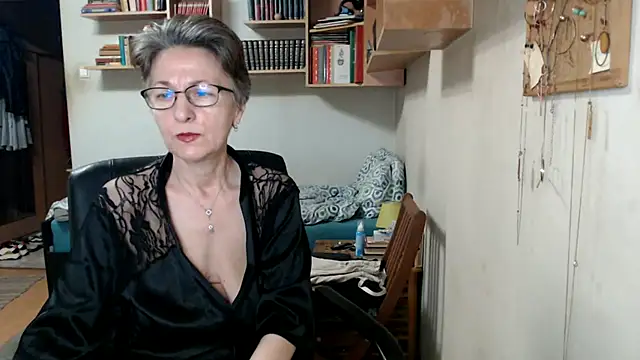 Snapshot of katemodel chatting on 09.13.25 katemodel online show from 09.13.25