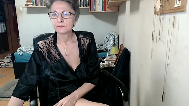 Snapshot of katemodel chatting on 09.19.25 katemodel online show from 09.19.25