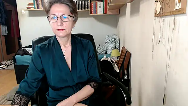 Snapshot of katemodel chatting on 09.22.25 katemodel online show from 09.22.25
