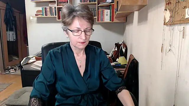 Snapshot of katemodel chatting on 09.30.25 katemodel online show from 09.30.25