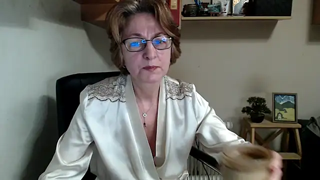 katemodel online show from 04.15.26