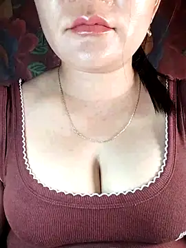 Snapshot of Reina_Fcup01 chatting on 02.19.26 Reina Fcup01 online show from 02.19.26