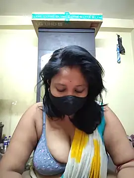 Snapshot of Curvy_Trisha chatting on 05.31.26 Curvy Trisha online show from 05.31.26