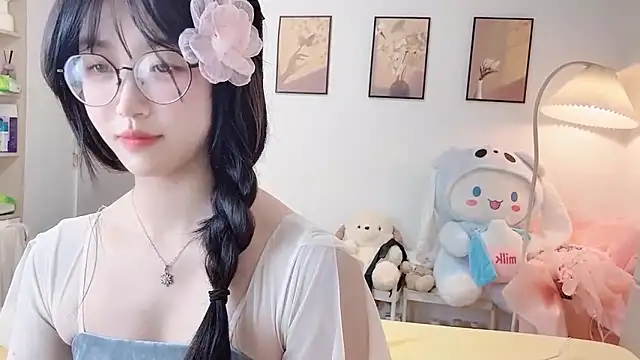 Snapshot of Luminous4173 chatting on 04.20.26 Luminous4173 online show from 04.20.26