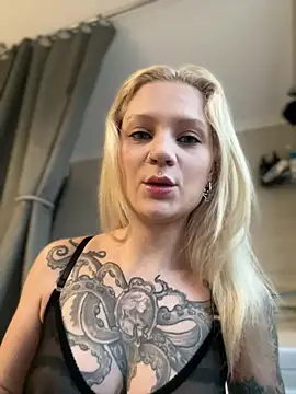 BlondeDoll  online show from 02.11.26