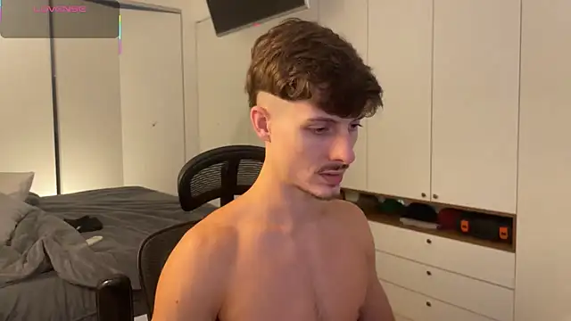 vitoraugustoxxx online show from 03.03.26