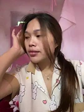 Snapshot of Emxinhka1 chatting on 05.14.26 Emxinhka1 online show from 05.14.26