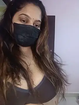 Snapshot of Aliya_Hott chatting on 05.23.26 Aliya Hott online show from 05.23.26