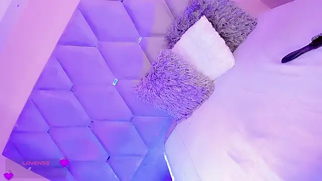 EmmaSweet23 online show from 04.11.26