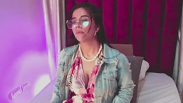 VaiaLowell online show from 02.20.26