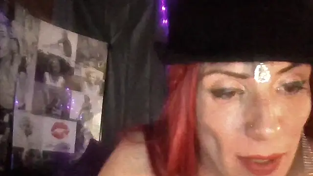 Snapshot of Paradice7 chatting on 02.19.26 Paradice7 online show from 02.19.26