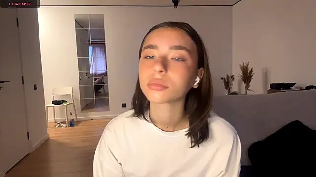 Snapshot of DeltaNorwoode chatting on 03.02.26 DeltaNorwoode online show from 03.02.26