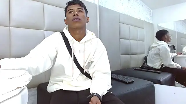 Snapshot of TonnyMarck chatting on 02.19.26 TonnyMarck online show from 02.19.26