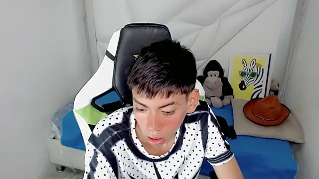 Liarr  online show from 02.11.26