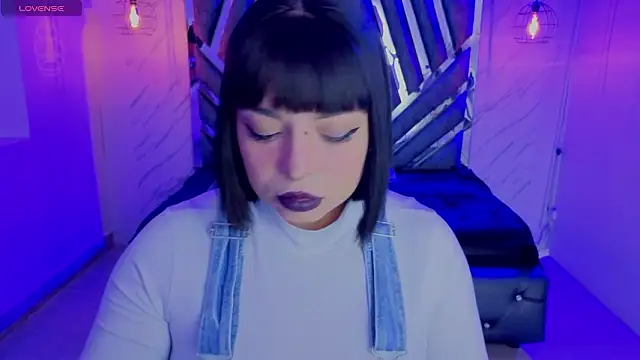 Snapshot of _Vermell_ chatting on 02.05.26 Vermell online show from 02.05.26